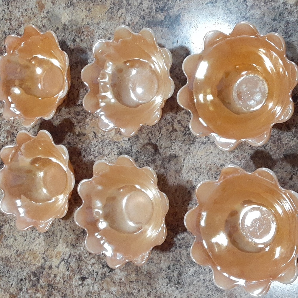 Beautiful set of 6 vintage fireking peach carnival glass style bowls.
